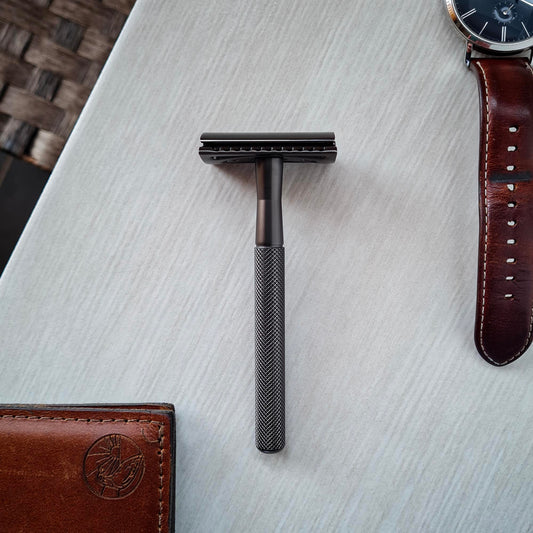 B&Q 16 Matt Black Safety Razor