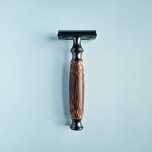 Load image into Gallery viewer, B&amp;Q 04 Matt Black Bamboo Safety Razor
