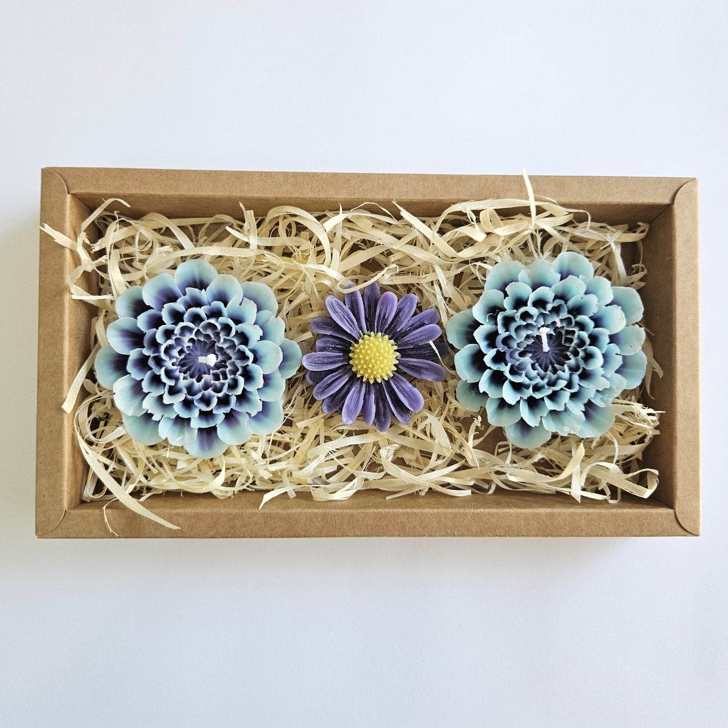 Flower Candle Gift Box Natural - Blue & Dark Blue