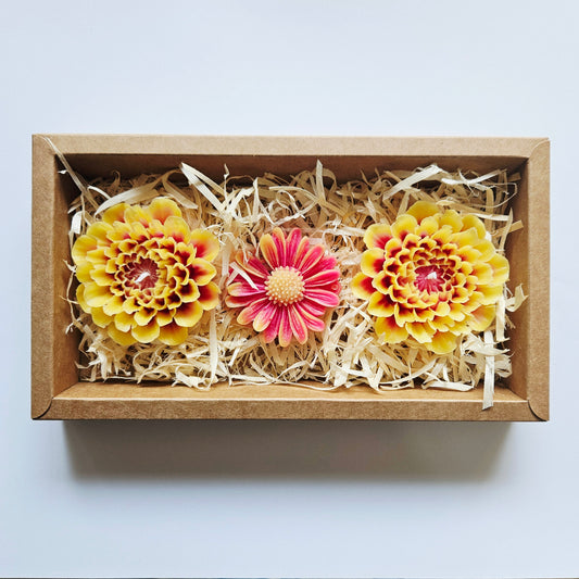 Flower Candle Gift Box Natural - Guava & Honey