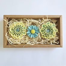 Load image into Gallery viewer, Flower Candle Gift Box Natural - Yellow &amp; Aqua
