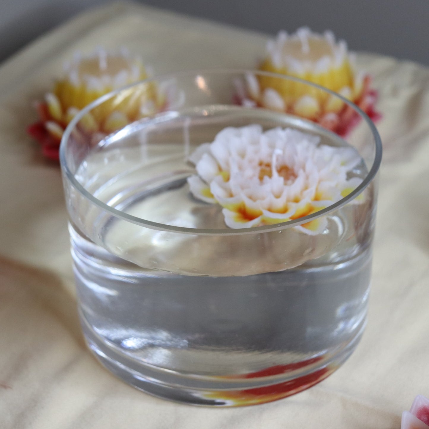 Flower Candle Gift Box Natural - Guava & Honey
