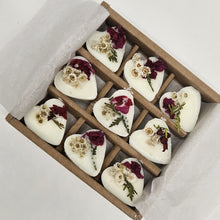 Load image into Gallery viewer, Evolve Floral Soy Wax Melts - Valentines Special Edition - 2 Fragrances
