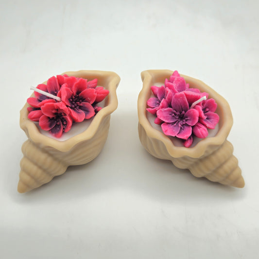 Evolve Soy Wax Blossom & Shell Candle - Pink & Red - Vanilla