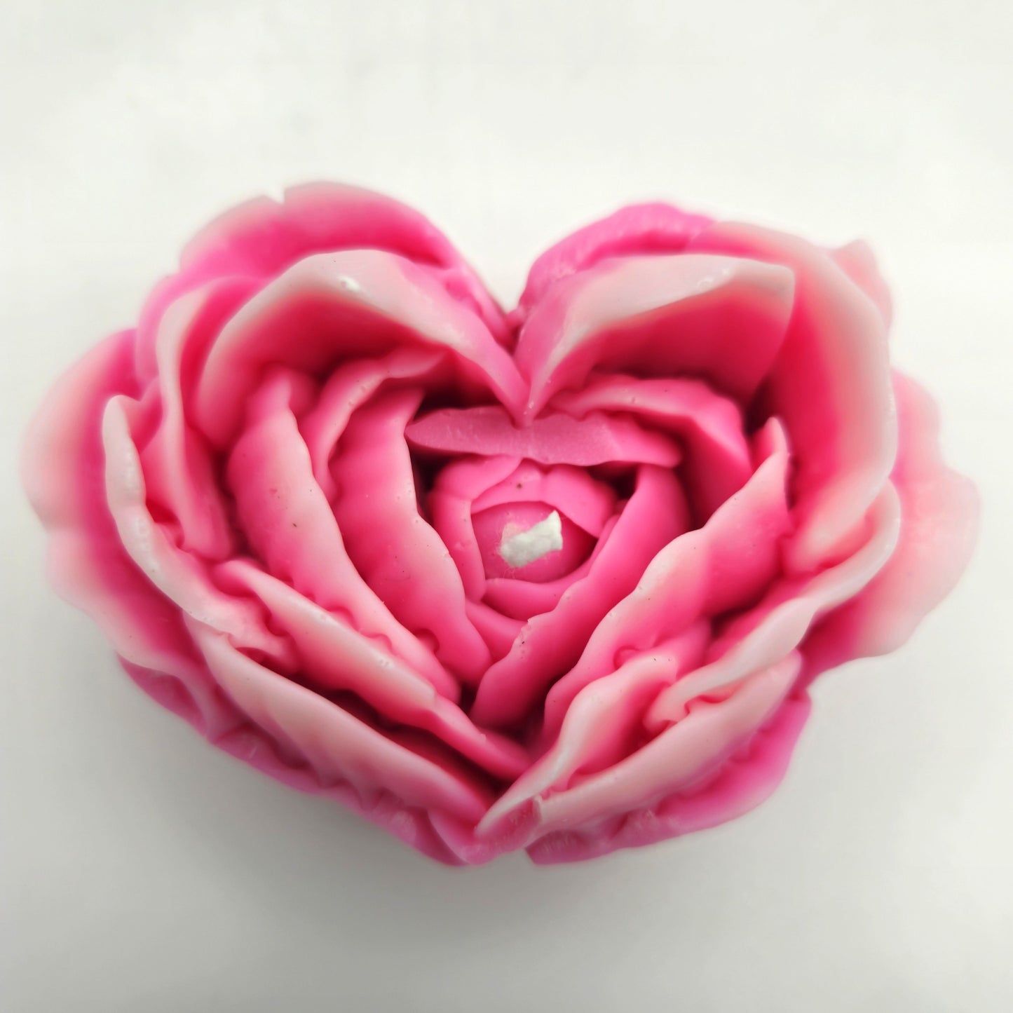 Evolve Soy Wax Pink Heart Rose - Vanilla